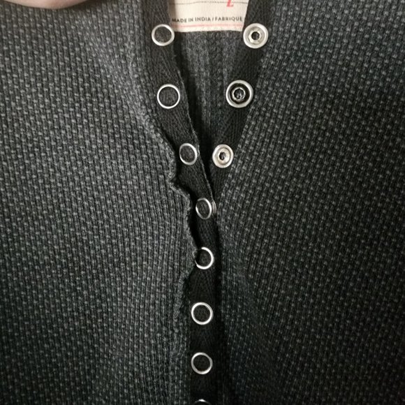 We the Free Twisted Cable Cuff Thermal - Picture 4 of 6